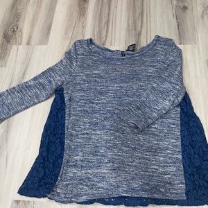 Women’s petite medium dress shirt